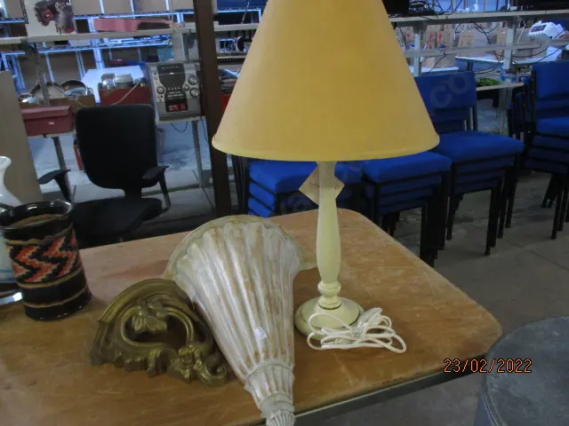 Brackets and Lamp Image 1++
