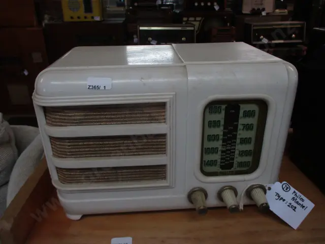 78 Philco Radio Image 1++