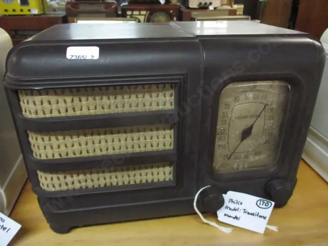170 Philco Radio Image 1++