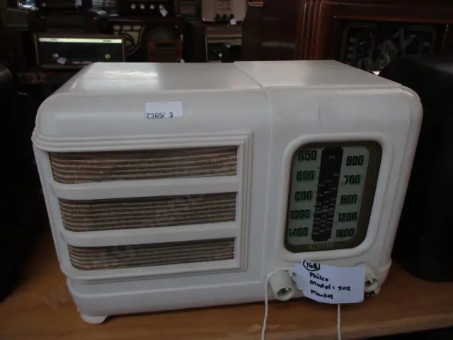  168 Philco Radio Image 1++