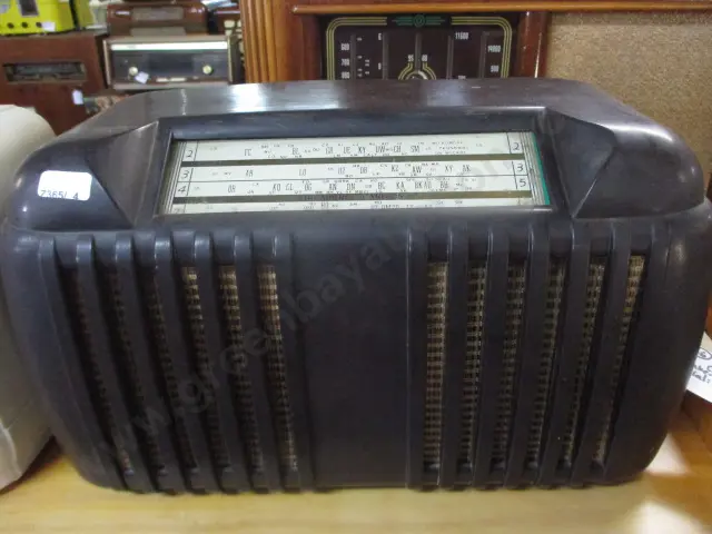 36 Stoomberg Radio Image 1++