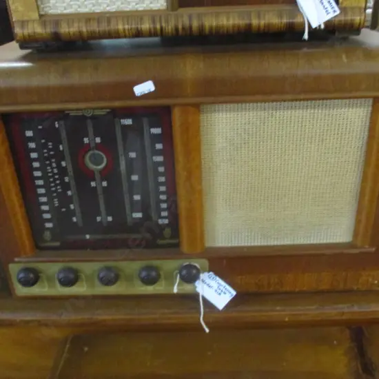 28 Courtney Radio