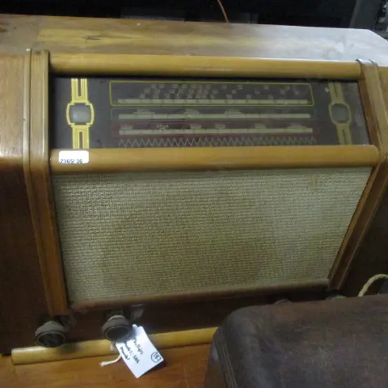 182 Phillips Radio