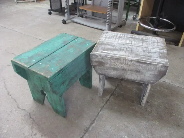 2 Stools Image 1++