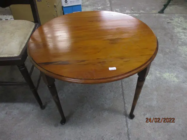 Side Table Image 1++