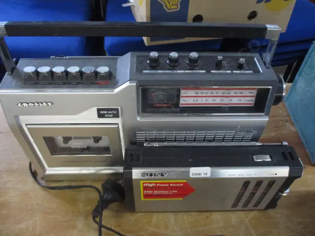 2 Radios Image 1++