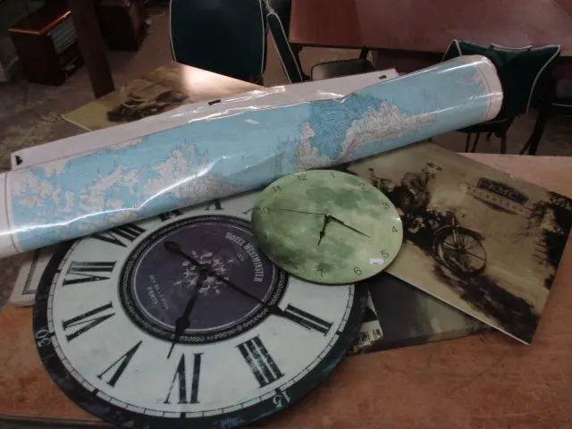 Clocks and Prints Image 1++