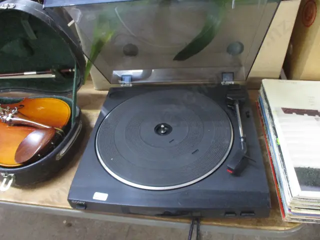 Turntable Image 1++