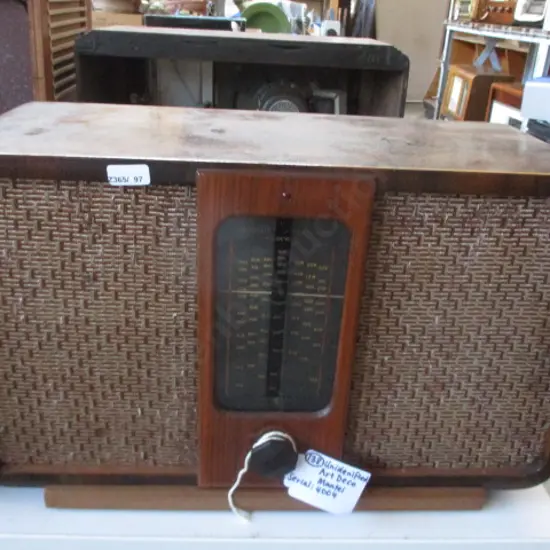 138 Deco radio