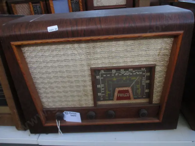 41 Philco Radio Image 1++