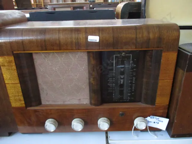 89 Pye Radio Image 1++