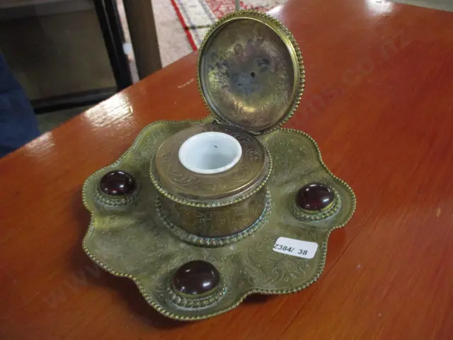 Inkstand Image 1++