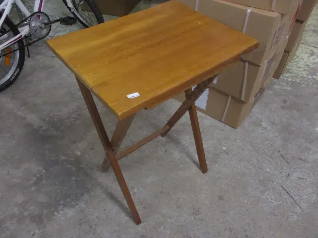 Folding Side Table Image 1++