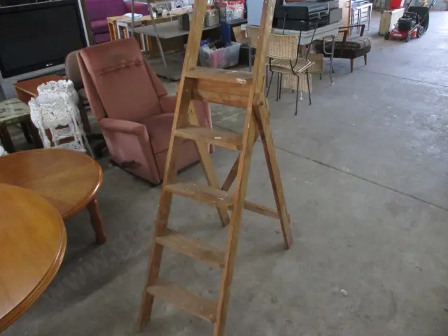 Wooden ladder Image 1++