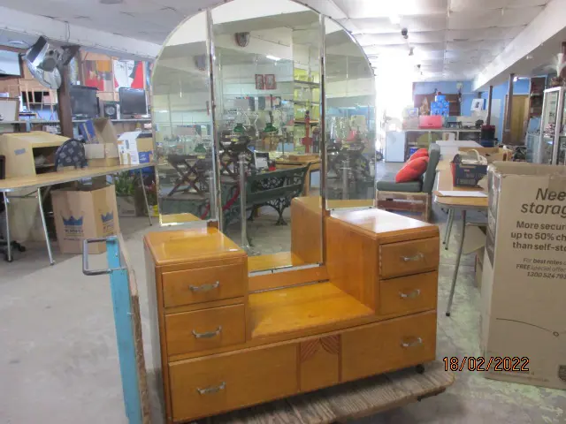 Oak Dresser Image 1++