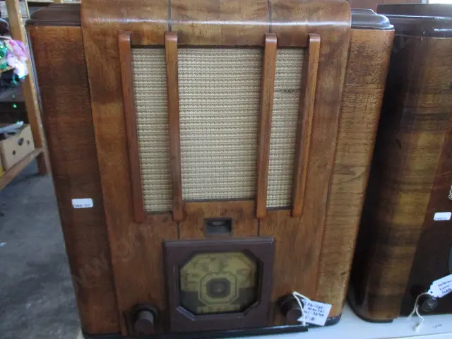 18 Phillips Radio Image 1++