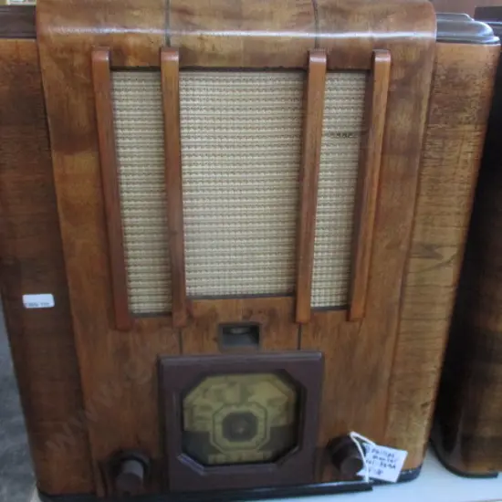 18 Phillips Radio