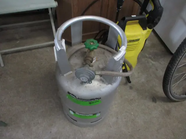 Gas Bottle Image 1++