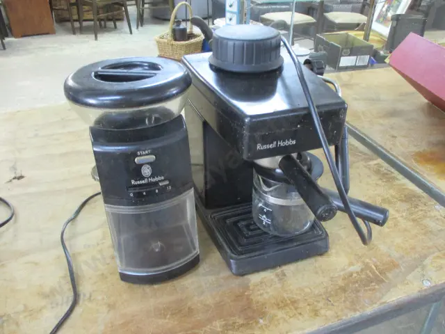 Coffee M/c and Grinder Image 1++