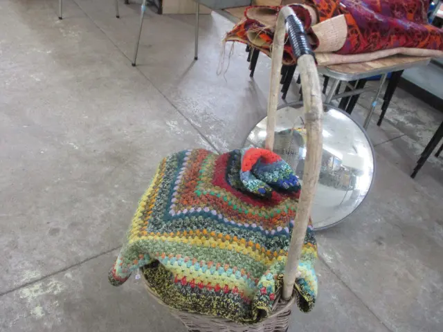 Trundler and Rugs Image 1++