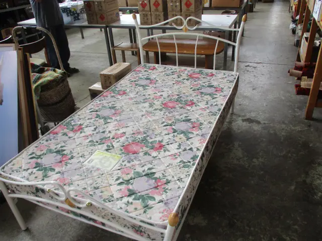 Single Bed Image 1++