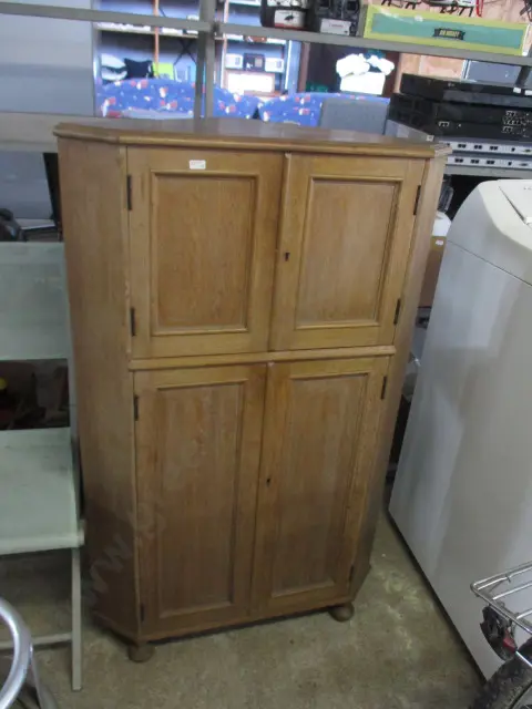 Oak Corner Cabinet Image 1++