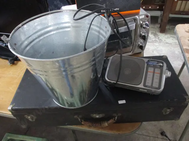 Bucket Radio case Image 1++