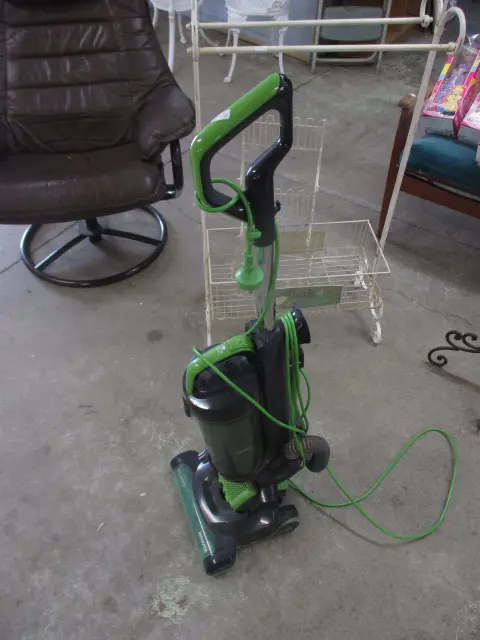 Upright Vac Image 1++