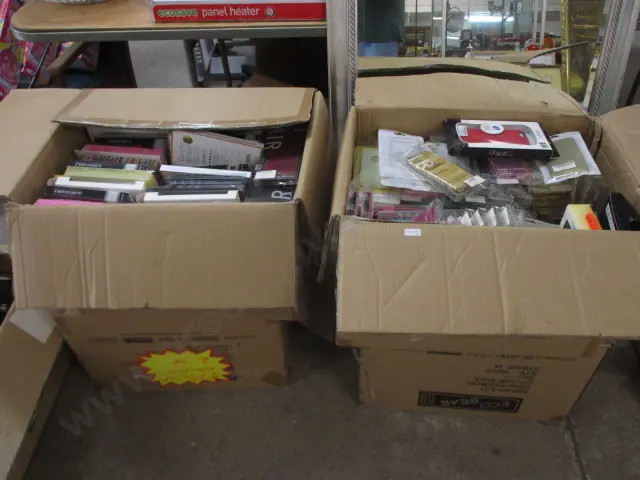 4 Boxes Phone Cases Image 1++