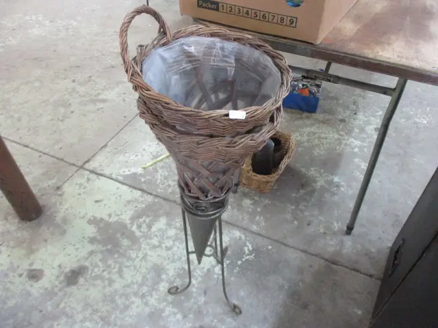 Decorative Vase Image 1++