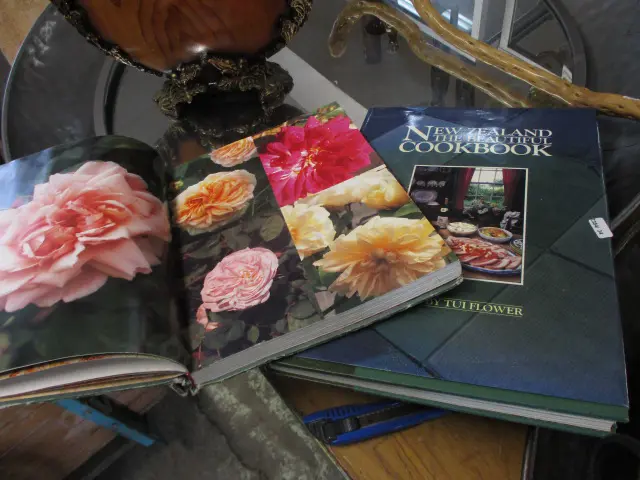 Books  Image 1++