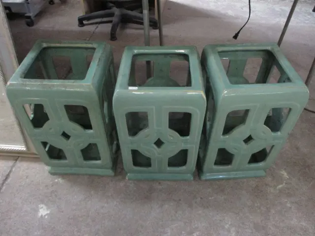 3 Oriental Stands Image 1++