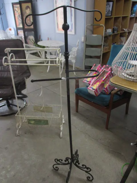 Suit Stand Image 1++