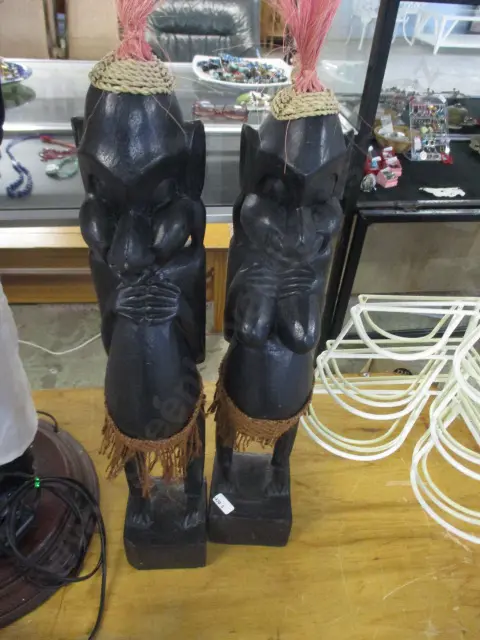 2 Carved Figures Image 1++