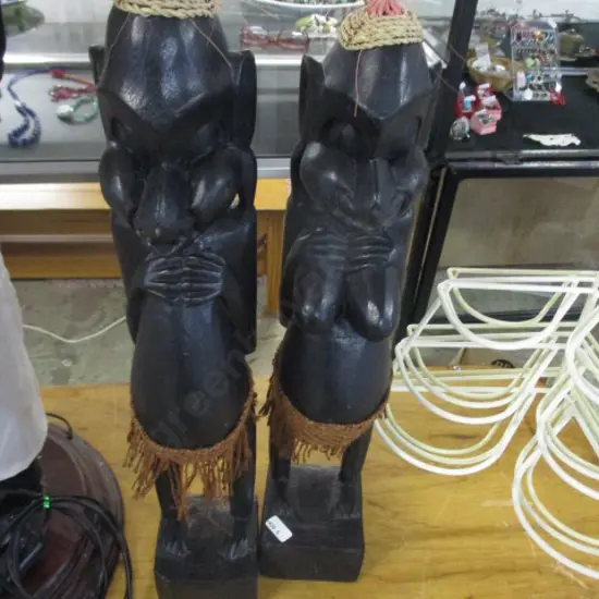 2 Carved Figures