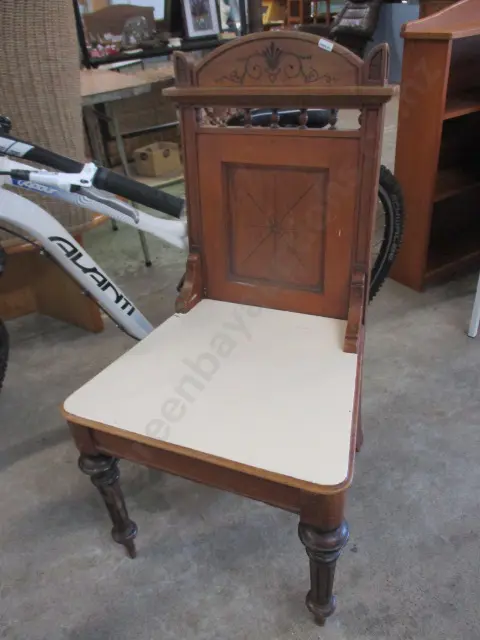 Vintage Chair Image 1++