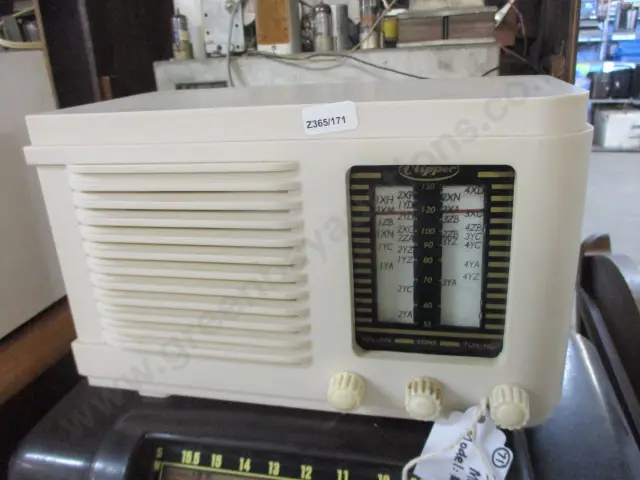 71 Flipper Radio Image 1++
