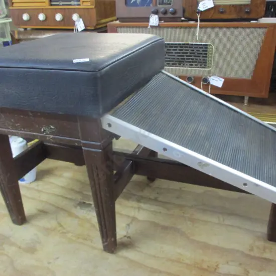 Shoeshop Stool