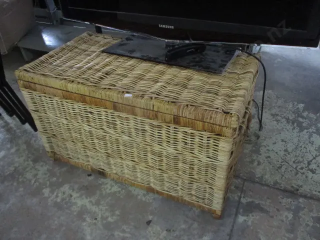 Cane Hamper Image 1++