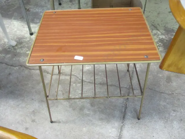Retro Side Table Image 1++