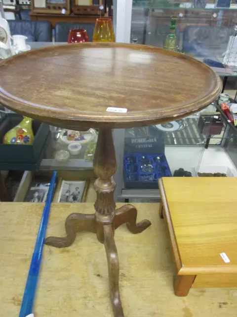 Wine table Image 1++