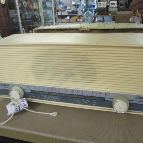 52 La Gloria Radio