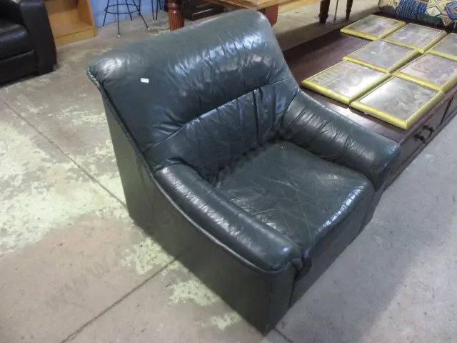 Leather Chair Image 1++