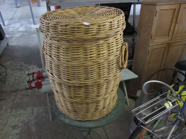 Cane Hamper Image 1++