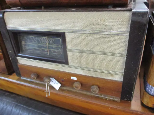 133 Phillips Radio Image 1++
