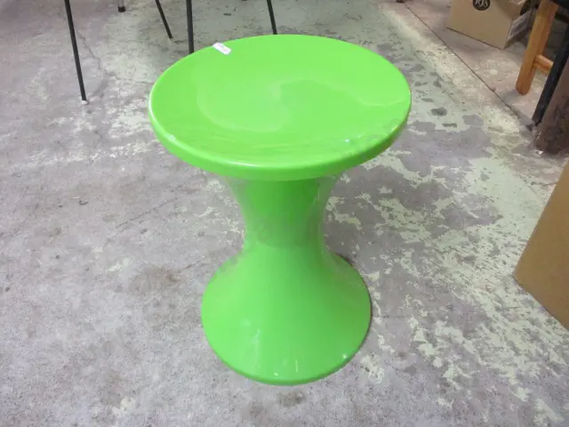Retro Stool Image 1++