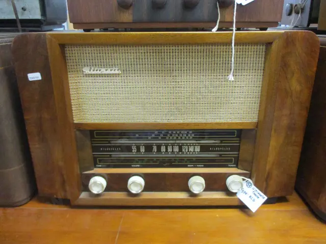 38 Ultimate Radio Image 1++