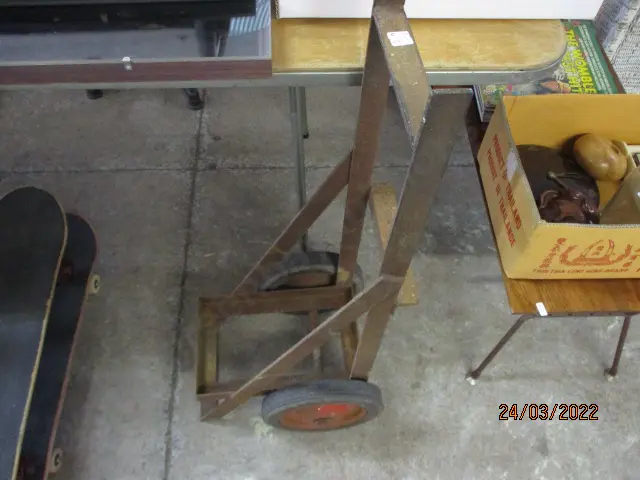 Youngs Welder Trolley Image 1++