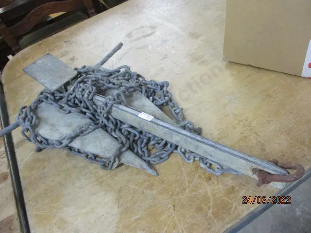 Anchor and Chain Image 1++