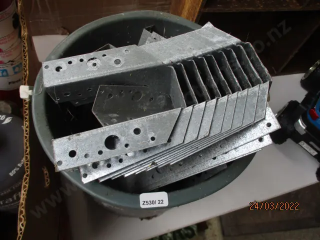 Joist Hangers Image 1++